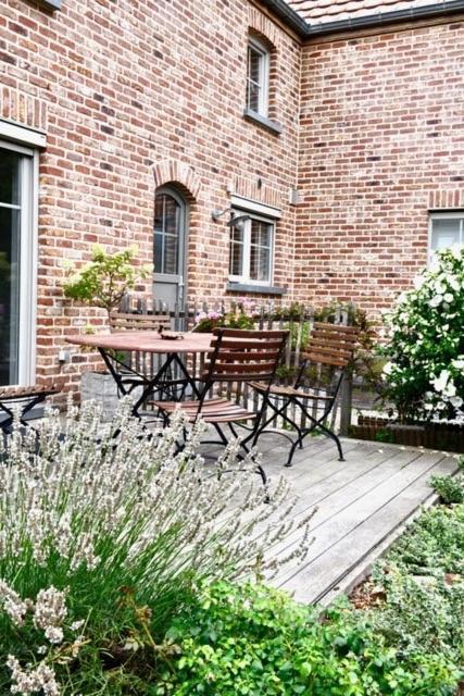 Bed and Breakfast Qui Dort D'Isnes Exterior foto